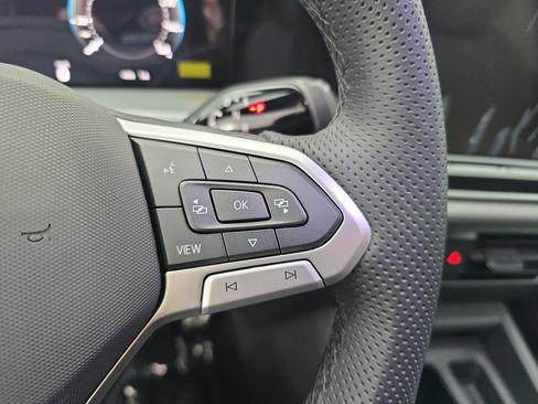 New 2026 Volkswagen Tiguan SE R-Line FWD image 18