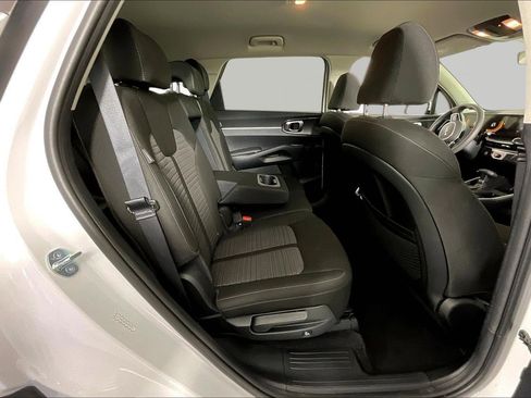 Certified 2025 Kia Sorento LX FWD image 25