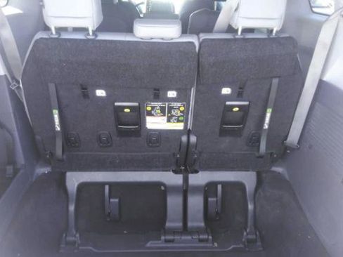 Used 2024 Toyota Sienna XLE image 5