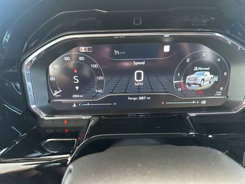 Used 2025 GMC Sierra 1500 Elevation image 17