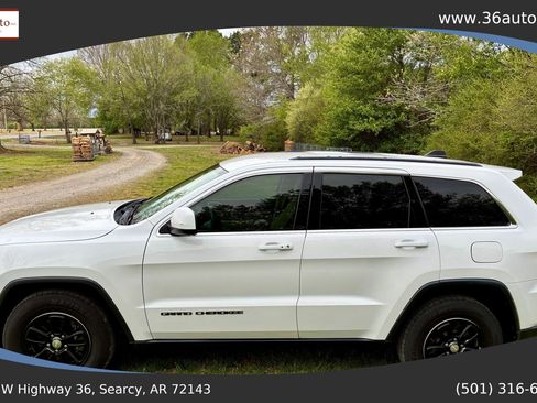 Used 2018 Jeep Grand Cherokee Laredo image 17