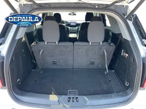 Used 2023 Ford Explorer XLT AWD/4WD image 6