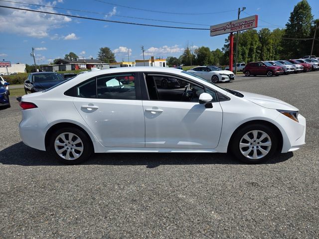 Used 2024 Toyota Corolla LE FWD image 9