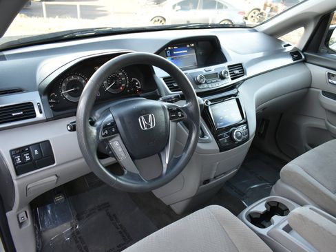 Used 2014 Honda Odyssey EX image 10