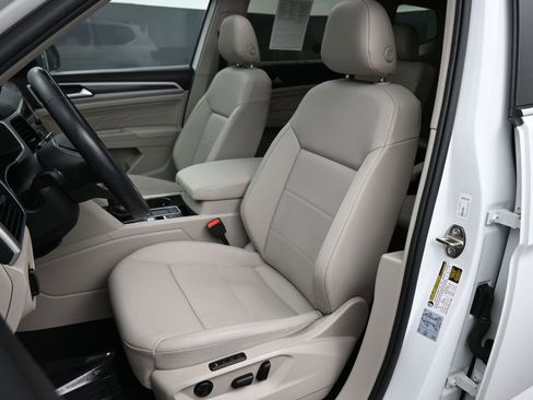 Used 2021 Volkswagen Atlas SEL R-Line image 15