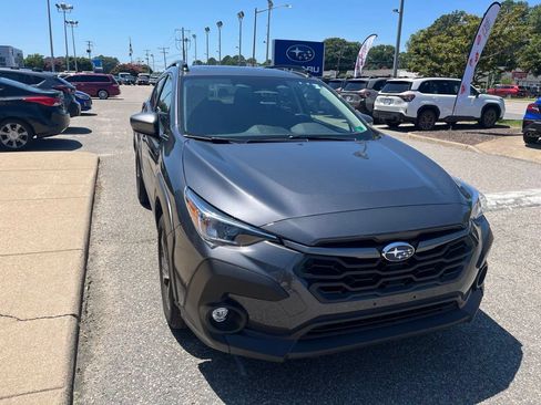 Used 2025 Subaru Crosstrek 2.5i Premium AWD/4WD image 2