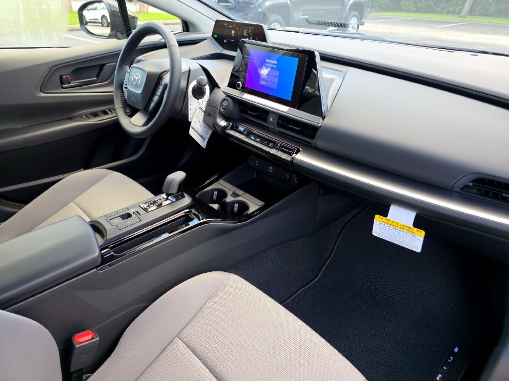 New 2027 Toyota Prius LE FWD image 13