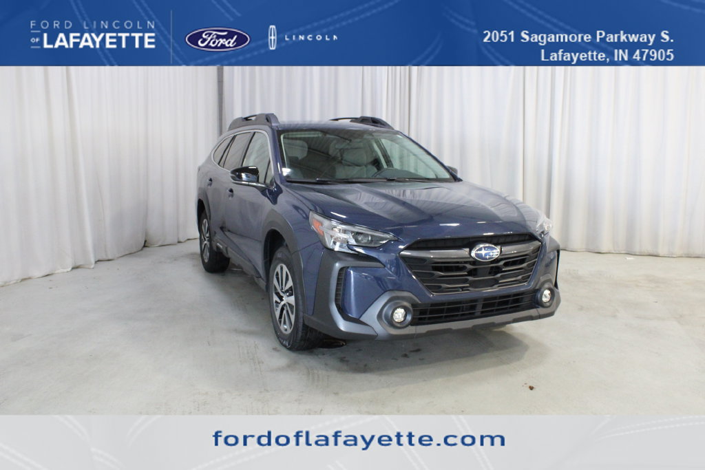 Used 2024 Subaru Outback Premium AWD/4WD image 1