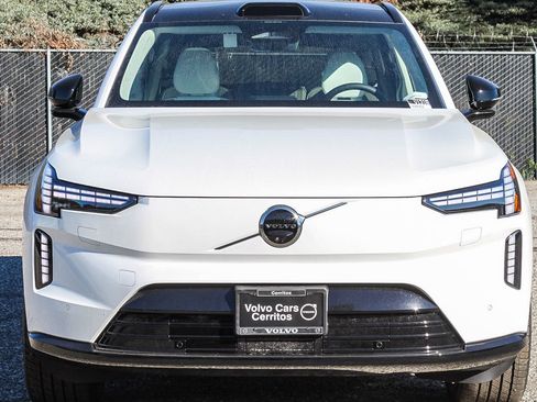 New 2025 Volvo EX90 Plus w/ Protection Package Premier image 2