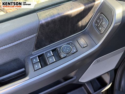 Used 2025 Ford F350 Lariat w/ Black Appearance Package image 24