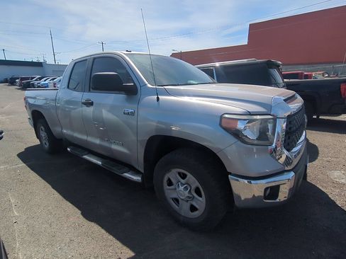 Used 2018 Toyota Tundra SR5 AWD/4WD image 2