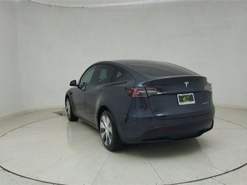 Used 2024 Tesla Model Y Long Range image 71