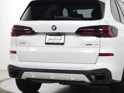 Used 2024 BMW X5 xDrive40i w/ M Sport Package AWD/4WD image 10