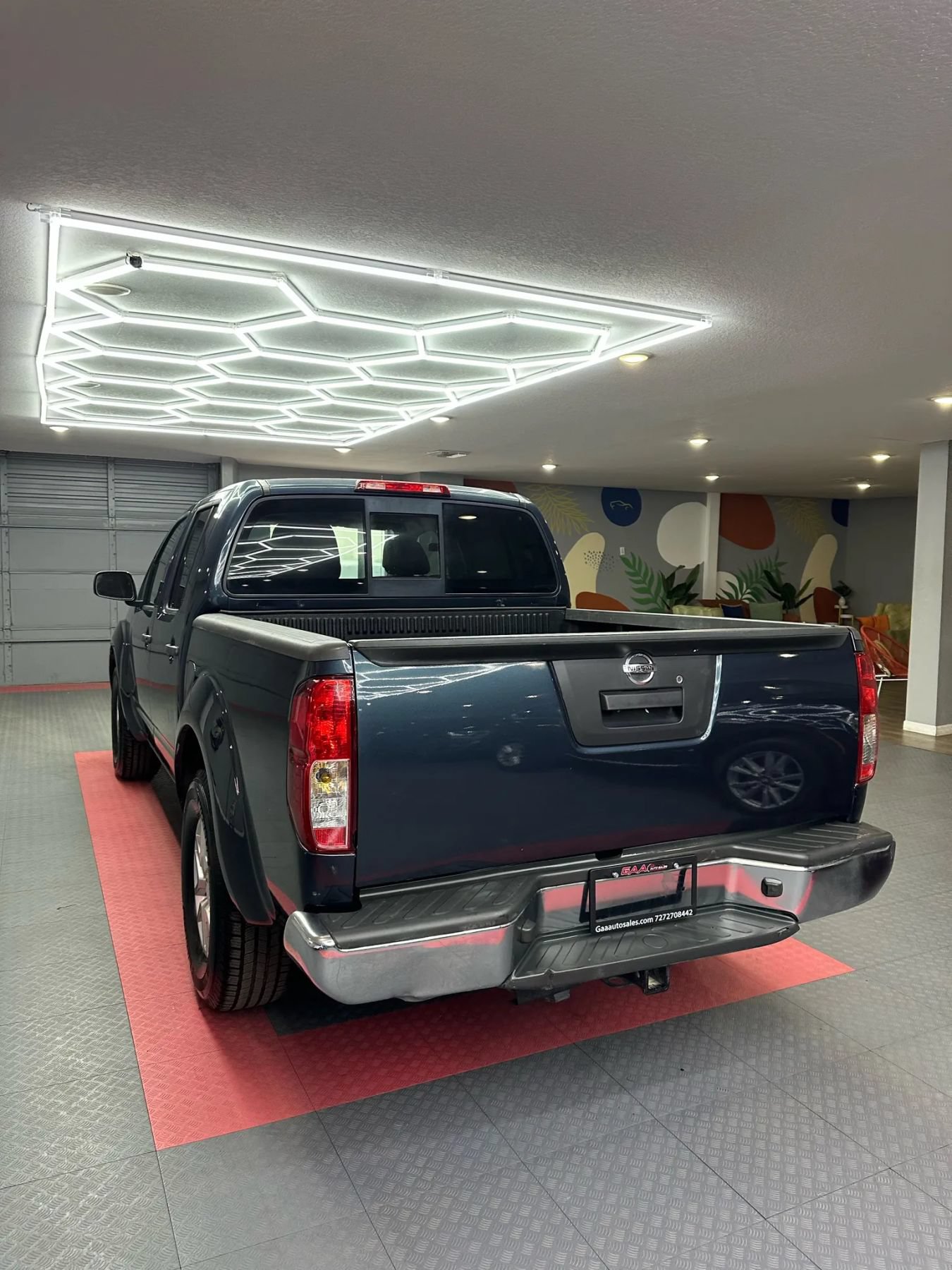 Used 2018 Nissan Frontier SV RWD image 4