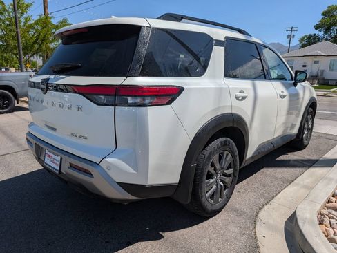 Used 2024 Nissan Pathfinder SV AWD/4WD image 4