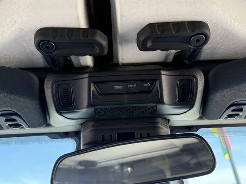Used 2025 Jeep Wrangler Unlimited Sahara AWD/4WD image 34