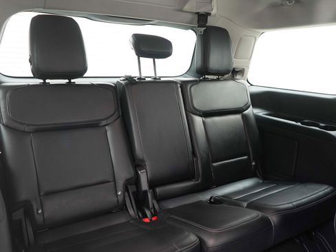 Used 2025 Ford Expedition Platinum AWD/4WD image 13
