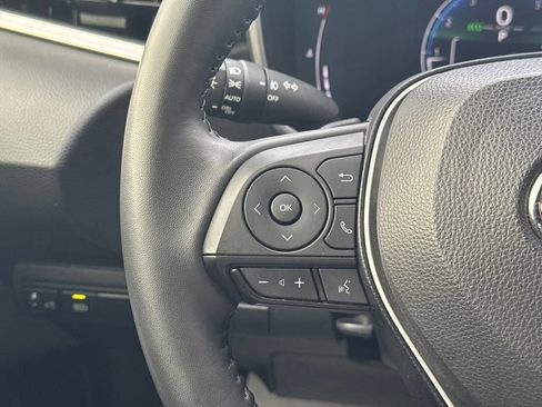 Certified 2025 Toyota Corolla XSE FWD image 23