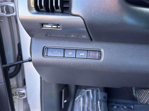 Certified 2023 Nissan Pathfinder SL w/ Lighting Package (N92) image 21