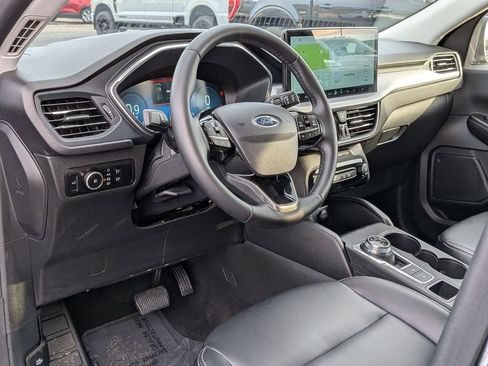 Used 2025 Ford Escape Platinum AWD/4WD image 9