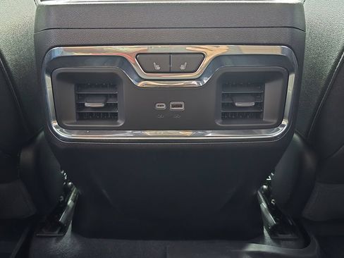 Used 2024 Chevrolet Silverado 2500 High Country w/ High Country Premium Package AWD/4WD image 11