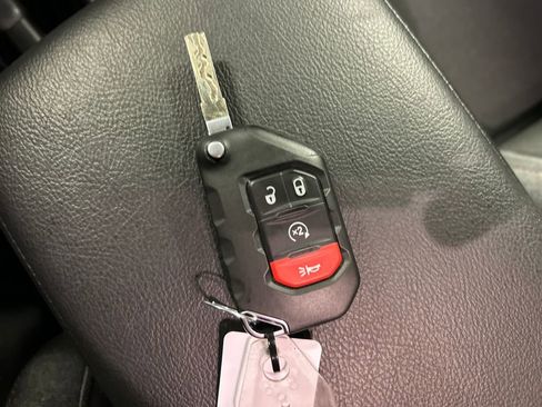 Used 2025 Jeep Wrangler Sport AWD/4WD image 22