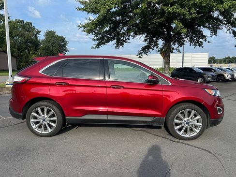 Used 2018 Ford Edge Titanium w/ Equipment Group 301A AWD/4WD image 8