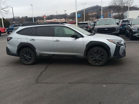 Used 2024 Subaru Outback Onyx Edition image 2