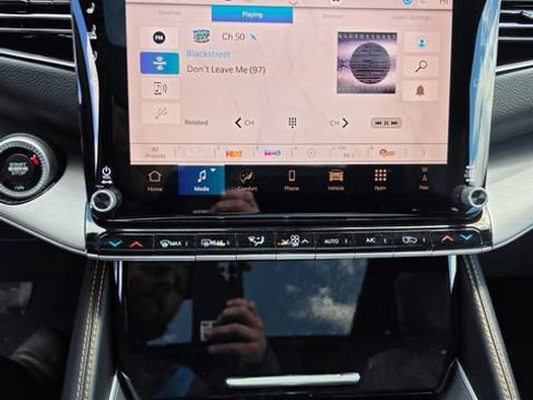 New 2026 Jeep Grand Wagoneer L 4WD image 13
