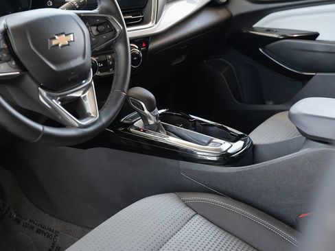 Used 2026 Chevrolet Trax LT w/ Driver Confidence Package FWD image 35