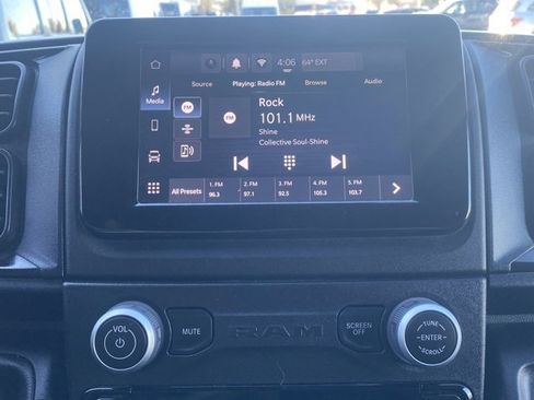 Used 2024 RAM ProMaster 2500 w/ Convenience Group image 18