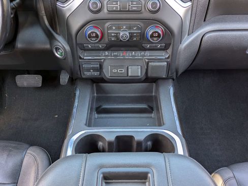 Used 2022 Chevrolet Silverado 1500 LT Trail Boss w/ Convenience Package II image 19