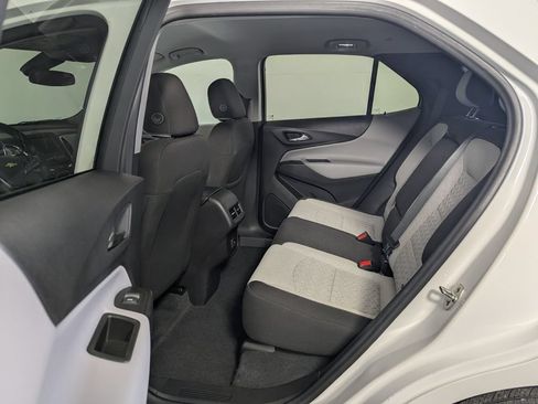 Used 2024 Chevrolet Equinox LT FWD image 27