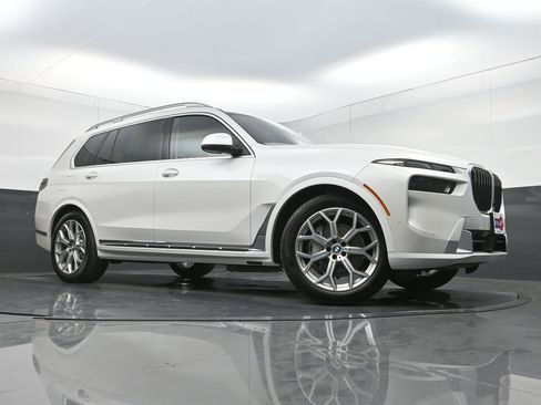 Used 2023 BMW X7 xDrive40i w/ Premium Package AWD/4WD image 29