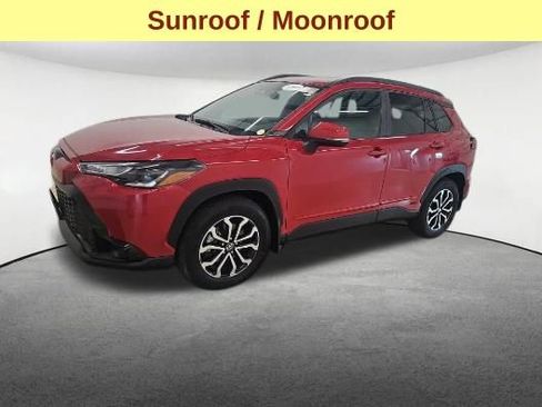 Used 2024 Toyota Corolla Cross AWD Hybrid w/ Moonroof Package image 4