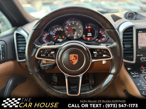 Used 2017 Porsche Cayenne S image 28
