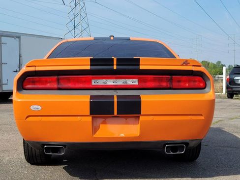 Used 2014 Dodge Challenger SXT Plus image 9