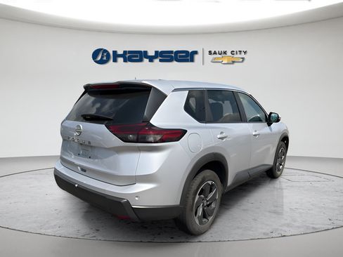 Used 2025 Nissan Rogue SV FWD image 7