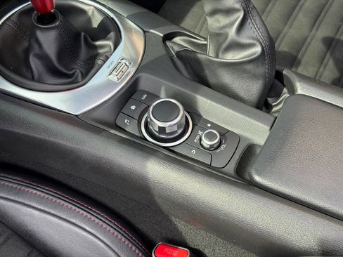 Used 2017 FIAT 124 Spider Abarth RWD image 25