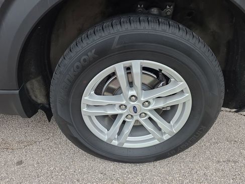 Used 2023 Ford Explorer XLT w/ Equipment Group 202A image 11