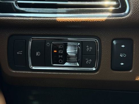 Used 2022 Lincoln Navigator Reserve AWD/4WD image 23