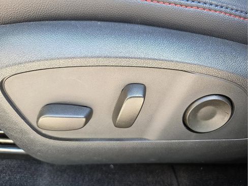 Used 2025 Chevrolet Equinox EV RS w/ Convenience Package II image 14