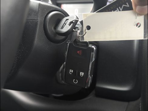 Used 2015 GMC Sierra 1500 SLT w/ Suspension Package, Off-Road image 30