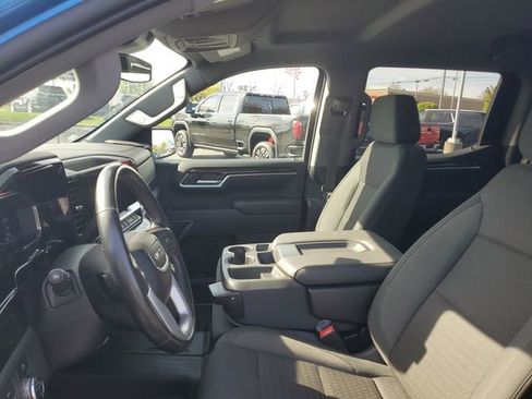 Certified 2022 GMC Sierra 1500 Elevation w/ LPO, Elevation Black Package AWD/4WD image 17