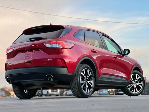 Used 2021 Ford Escape SE w/ SE Sport Appearance Package AWD/4WD image 10