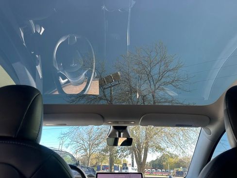 Used 2021 Tesla Model Y Performance image 33