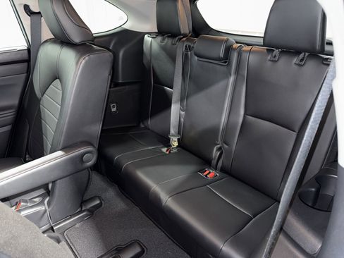 Used 2022 Toyota Highlander XLE image 19