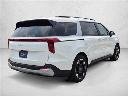 Used 2025 Kia Carnival EX FWD image 5
