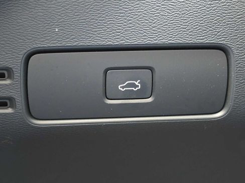 Certified 2023 Volvo XC40 Recharge Ultimate w/ Protection Package Premier AWD/4WD image 30