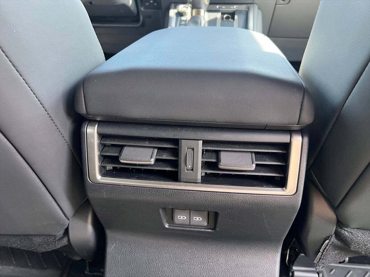 Used 2024 Lexus GX 550 AWD/4WD image 15